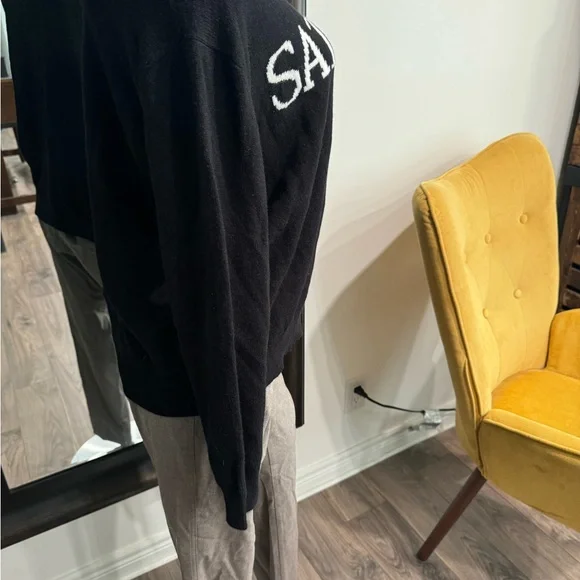 Fun sweater - Picture 2 of 6